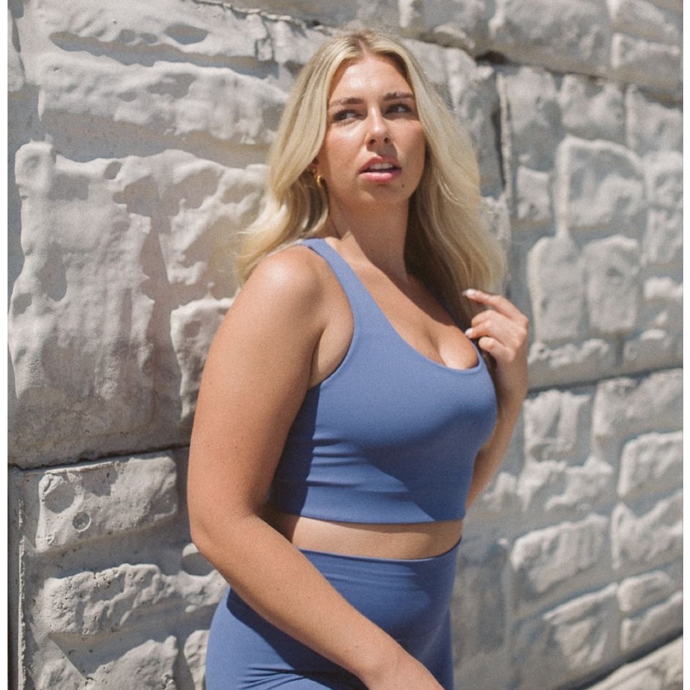 Charli rae set in cove